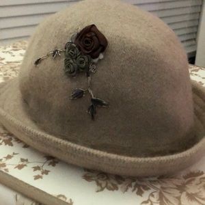 Anthropologie wool fedora hat with floral detail